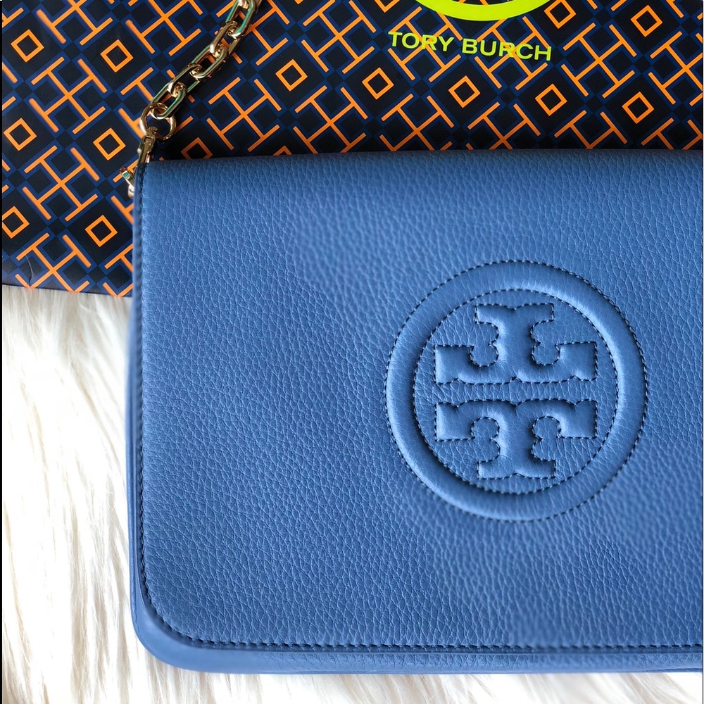✨NEW TORY BURCH✨ CONVERTIBLE SHOULDER/CLUTCH BAG - Picture 2 of 7